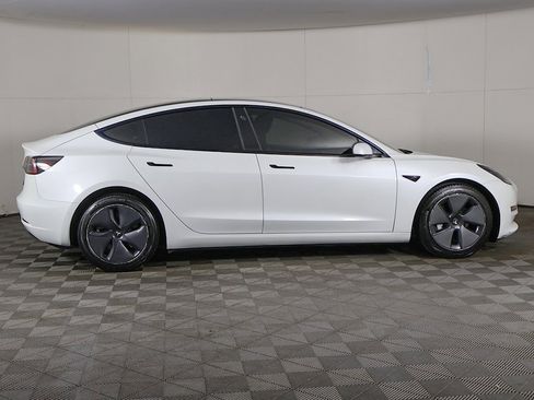 Used 2021 Tesla Model 3 Standard Range Plus image 18