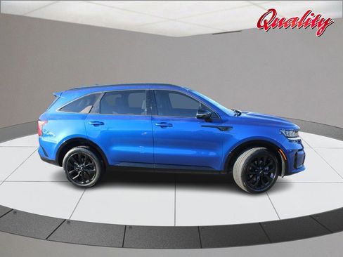 Used 2022 Kia Sorento SX image 2