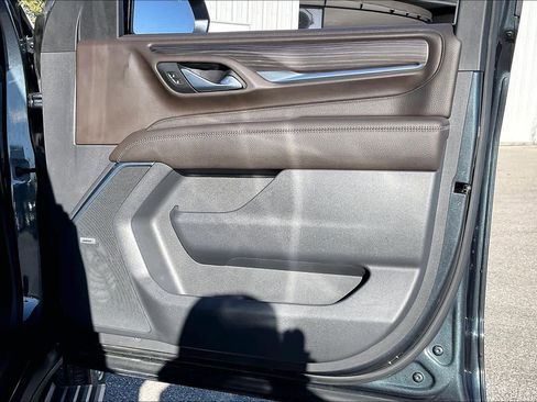 Used 2021 GMC Yukon Denali w/ Denali Premium Package image 22