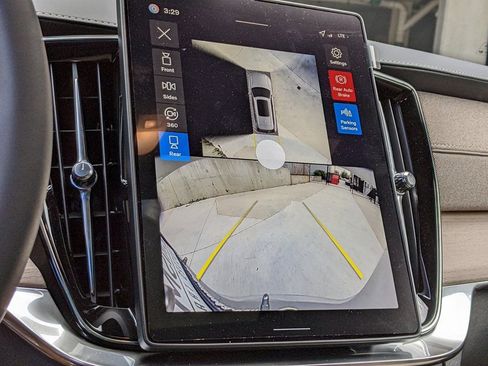 New 2026 Volvo XC90 B6 Ultra w/ Protection Package Premier image 17