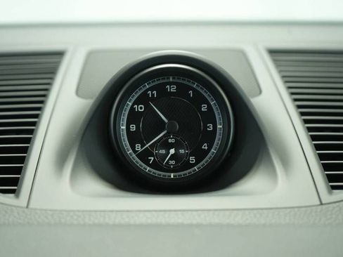 Certified 2024 Porsche Macan image 35