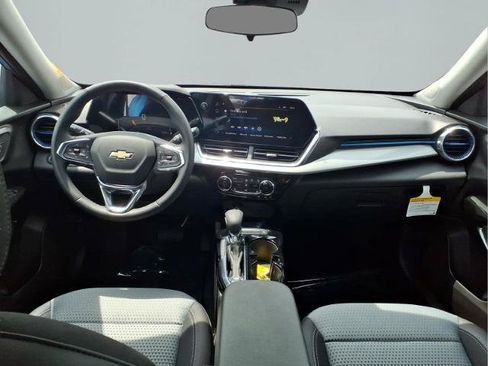 Used 2026 Chevrolet Trax LT w/ Driver Confidence Package FWD image 8