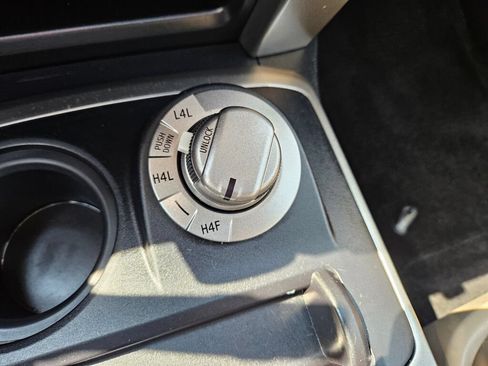 Used 2012 Toyota 4Runner Limited AWD/4WD image 29