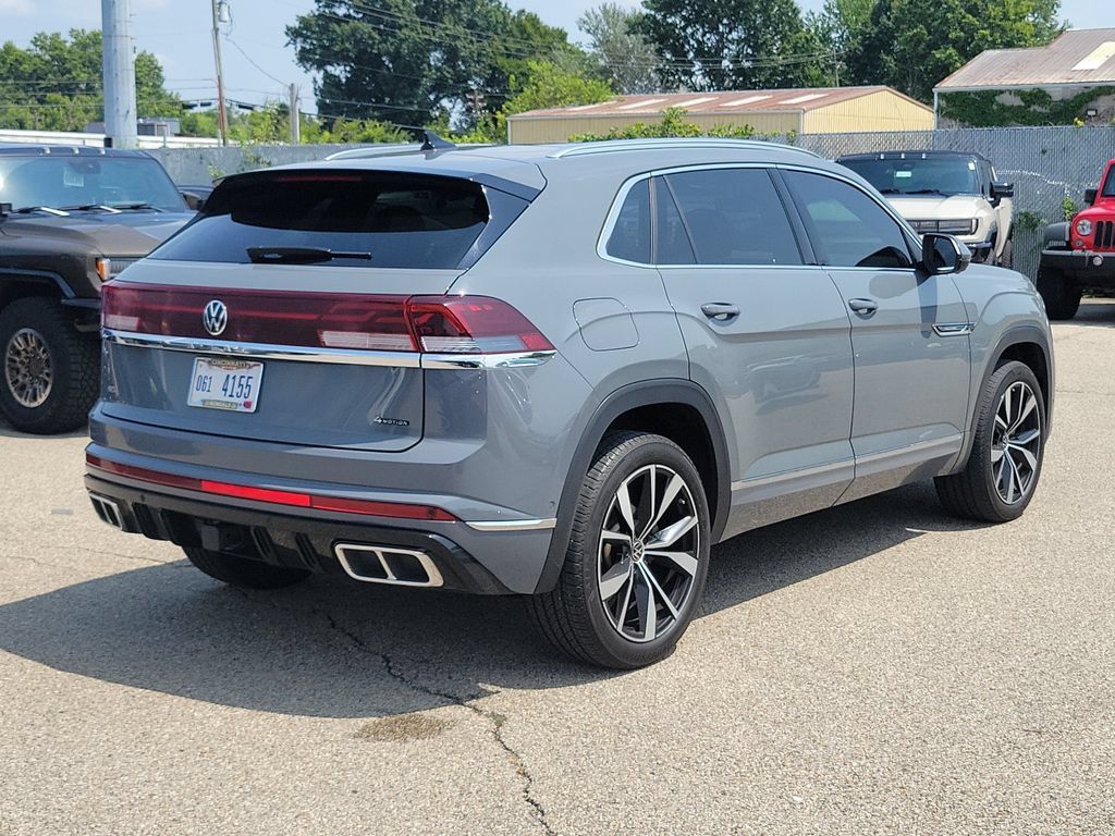 Used 2024 Volkswagen Atlas Cross Sport SEL Premium R-Line AWD/4WD image 4