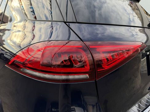 Used 2020 Mercedes-Benz GLE 350 4MATIC w/ AMG Line Exterior image 16