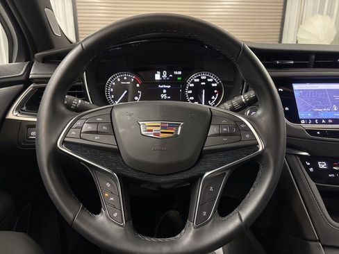 Used 2025 Cadillac XT5 Premium Luxury image 25