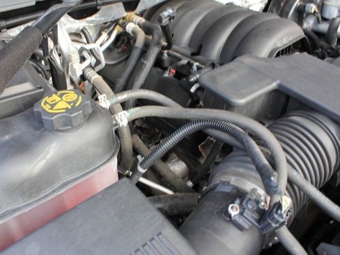 Used 2018 GMC Yukon SLT w/ HD Trailering Package image 30