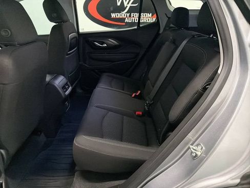 Used 2024 GMC Terrain SLE w/ Driver Convenience Package FWD image 13