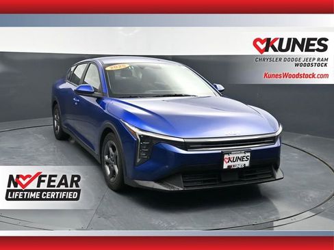 Used 2025 Kia K4 LXS image 1