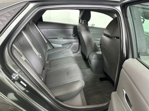 Certified 2025 Hyundai Elantra SE w/ Cargo Package image 27