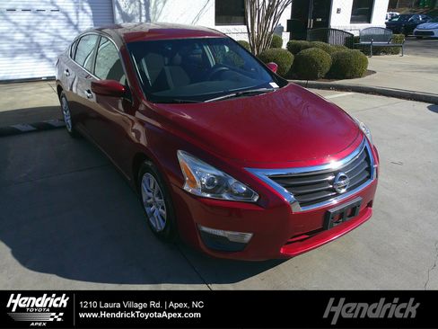 Used 2013 Nissan Altima 2.5 S image 1