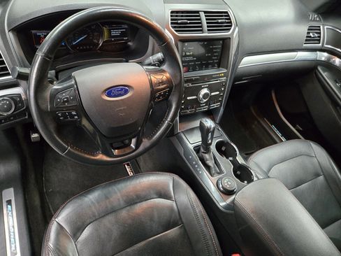 Used 2017 Ford Explorer Sport w/ Equipment Group 401A image 6