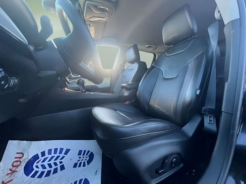 Used 2022 Jeep Compass Limited image 15