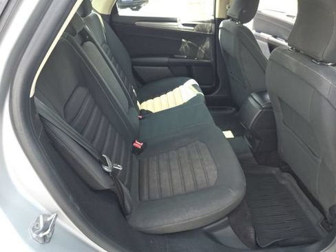 Used 2017 Ford Fusion SE FWD image 36