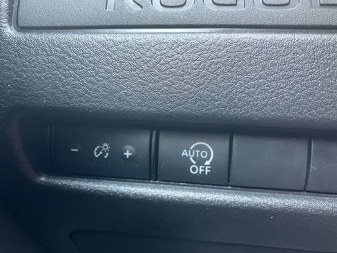 Used 2025 Nissan Rogue S FWD image 13