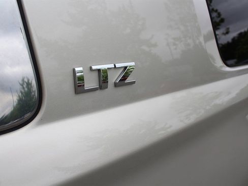 Used 2016 Chevrolet Suburban LTZ AWD/4WD image 38