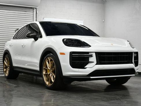 Used 2024 Porsche Cayenne Turbo GT AWD/4WD image 29