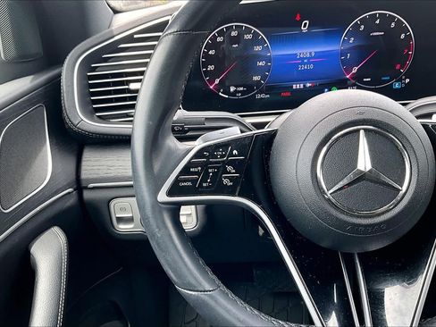 Used 2025 Mercedes-Benz GLE 450 4MATIC Coupe image 24