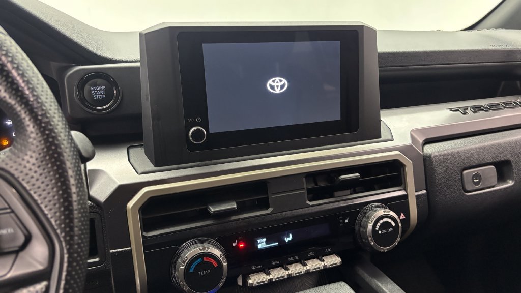 Used 2025 Toyota Tacoma SR5 AWD/4WD image 23