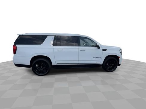 Certified 2023 GMC Yukon XL SLT w/ SLT Premium Package AWD/4WD image 9