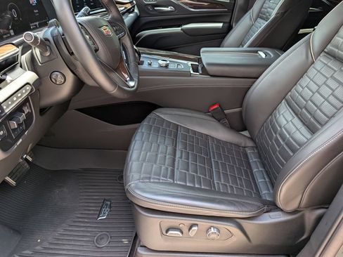 Used 2024 Cadillac Escalade Sport Platinum w/ LPO, Floor Liner Package AWD/4WD image 20