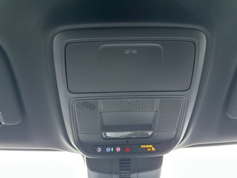 New 2026 GMC Acadia Elevation image 18