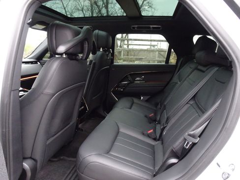 Certified 2025 Land Rover Range Rover Sport Dynamic SE image 19