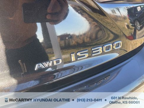 Used 2018 Lexus IS 300 F Sport w/ F Sport Package image 12