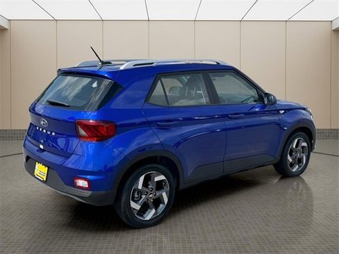 New 2025 Hyundai Venue Limited image 3