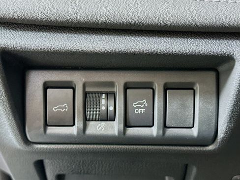 Used 2025 Subaru Outback Limited AWD/4WD image 17