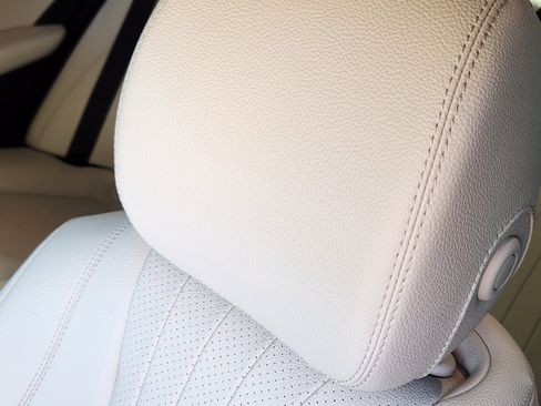 Used 2019 Mercedes-Benz E 300 4MATIC image 15