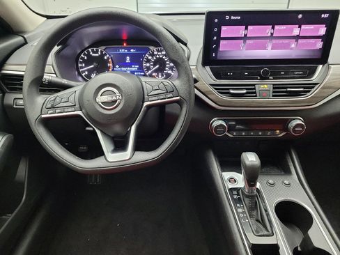 Used 2025 Nissan Altima 2.5 SV w/ SV Special Edition Package FWD image 22