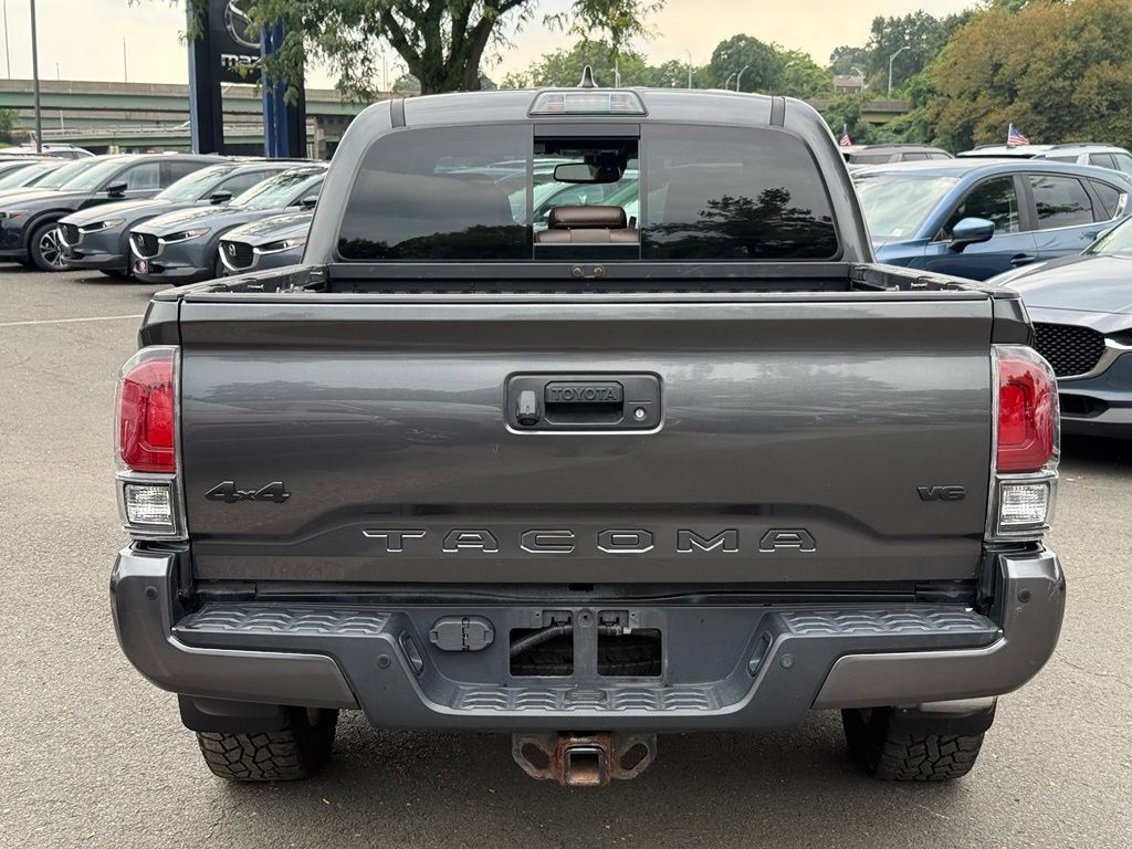 Used 2018 Toyota Tacoma Limited AWD/4WD image 9