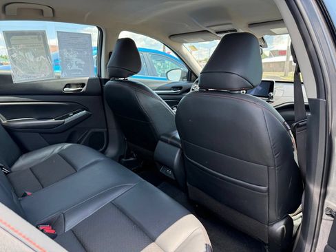 Used 2024 Nissan Altima 2.5 SR FWD image 13