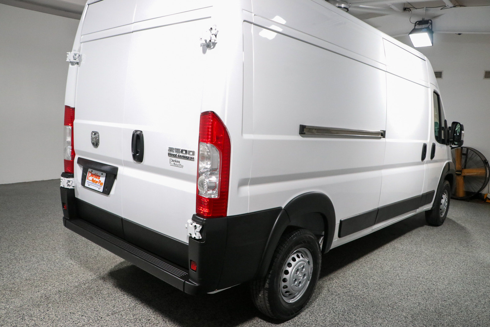 Used 2025 RAM ProMaster 2500 w/ Convenience Group FWD image 7