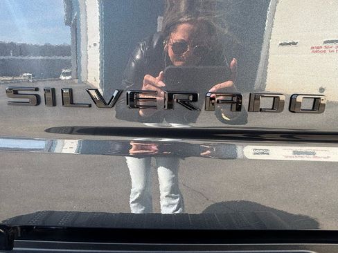 Used 2021 Chevrolet Silverado 1500 LT Trail Boss w/ Bed Protection Package image 39