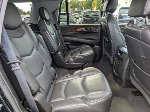Used 2019 Cadillac Escalade Premium Luxury image 13