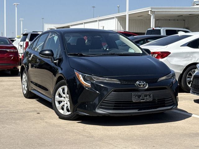 Used 2024 Toyota Corolla LE FWD image 2