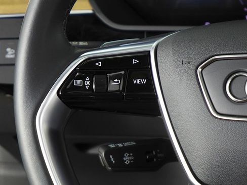 Used 2024 Audi Q8 e-tron Premium Plus w/ Premium Plus Package image 30