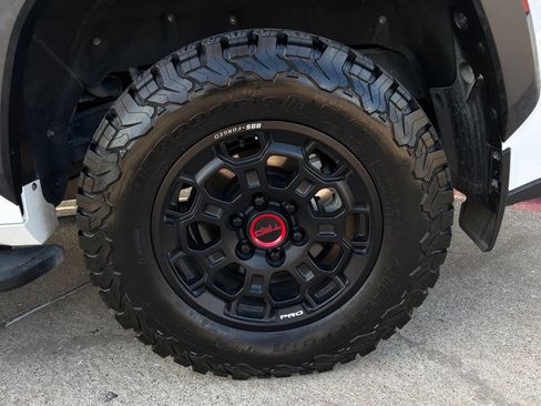 Used 2024 Toyota Sequoia TRD Pro AWD/4WD image 9