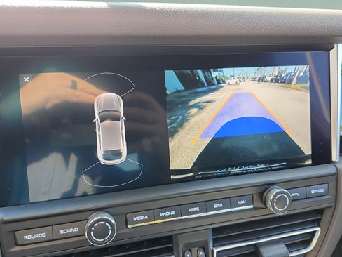 Used 2020 Porsche Macan S image 33