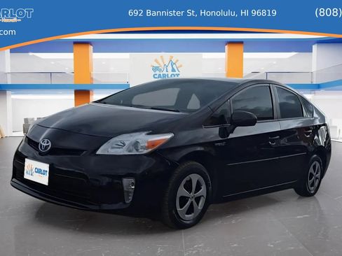 Used 2015 Toyota Prius Three FWD image 1