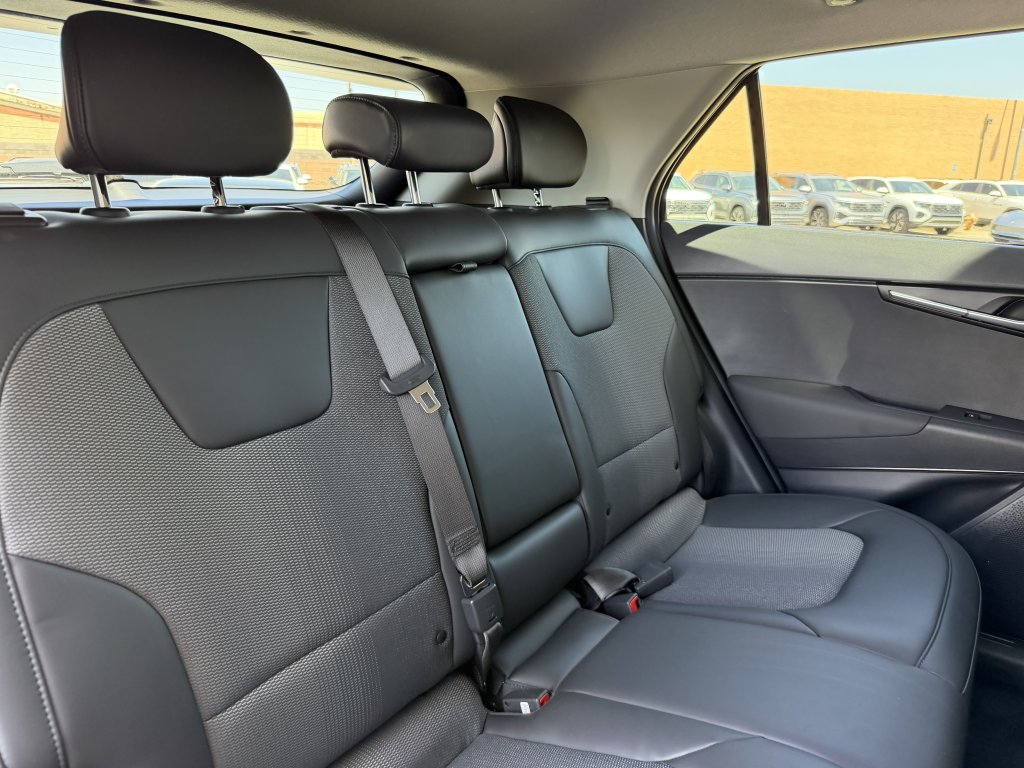 Used 2025 Kia Niro Wind FWD image 40