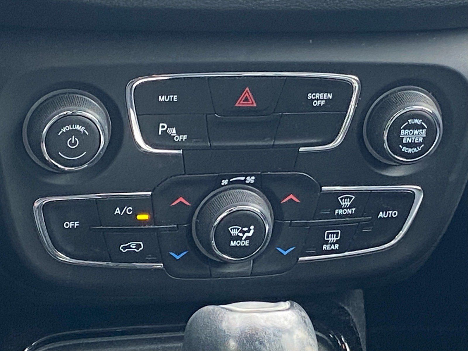 Used 2018 Jeep Compass Limited w/ Safe & Security Group AWD/4WD image 9