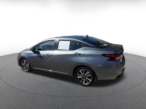 Used 2025 Nissan Versa SV image 9