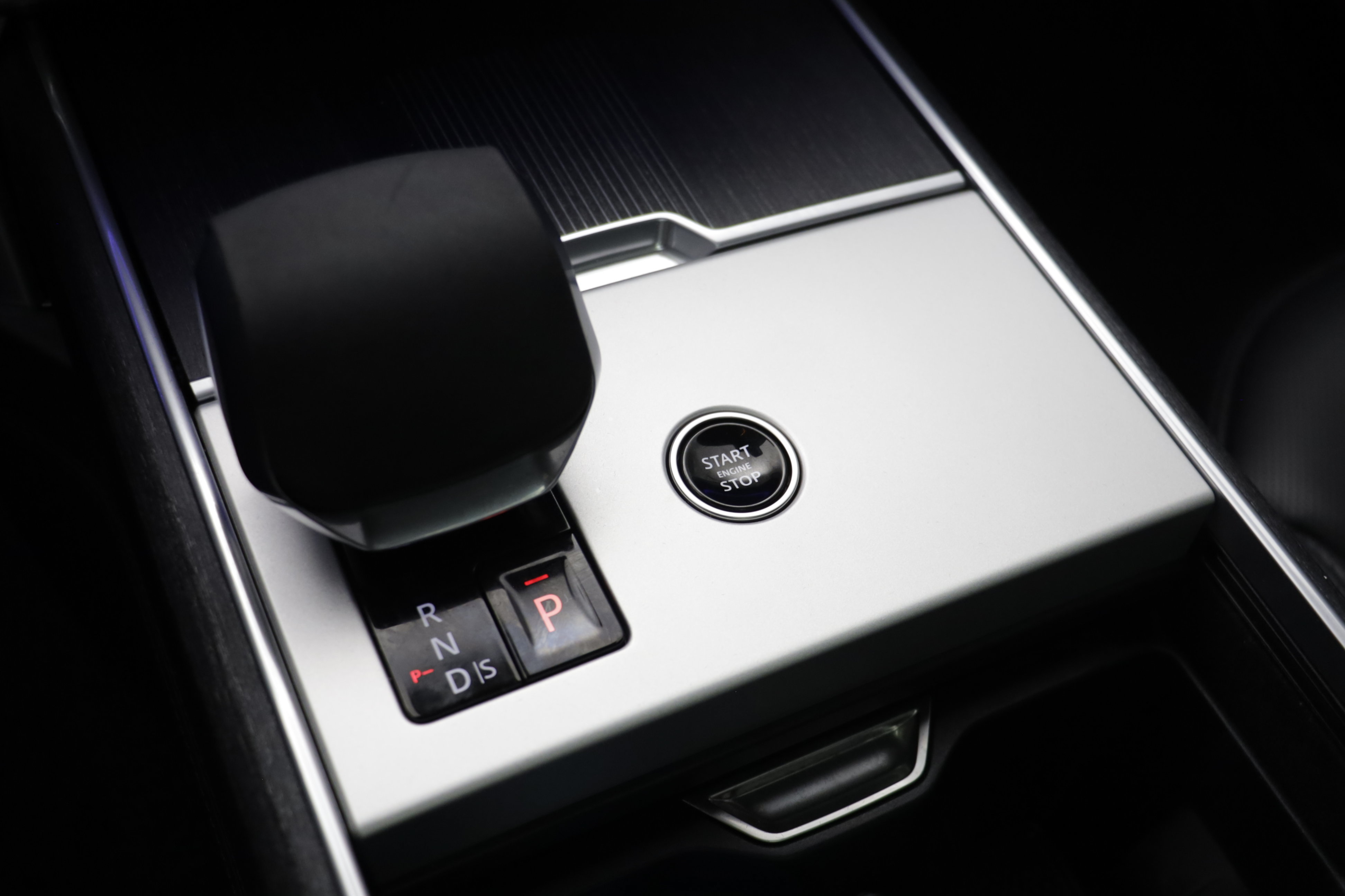 Used 2025 Land Rover Range Rover Autobiography AWD/4WD image 13