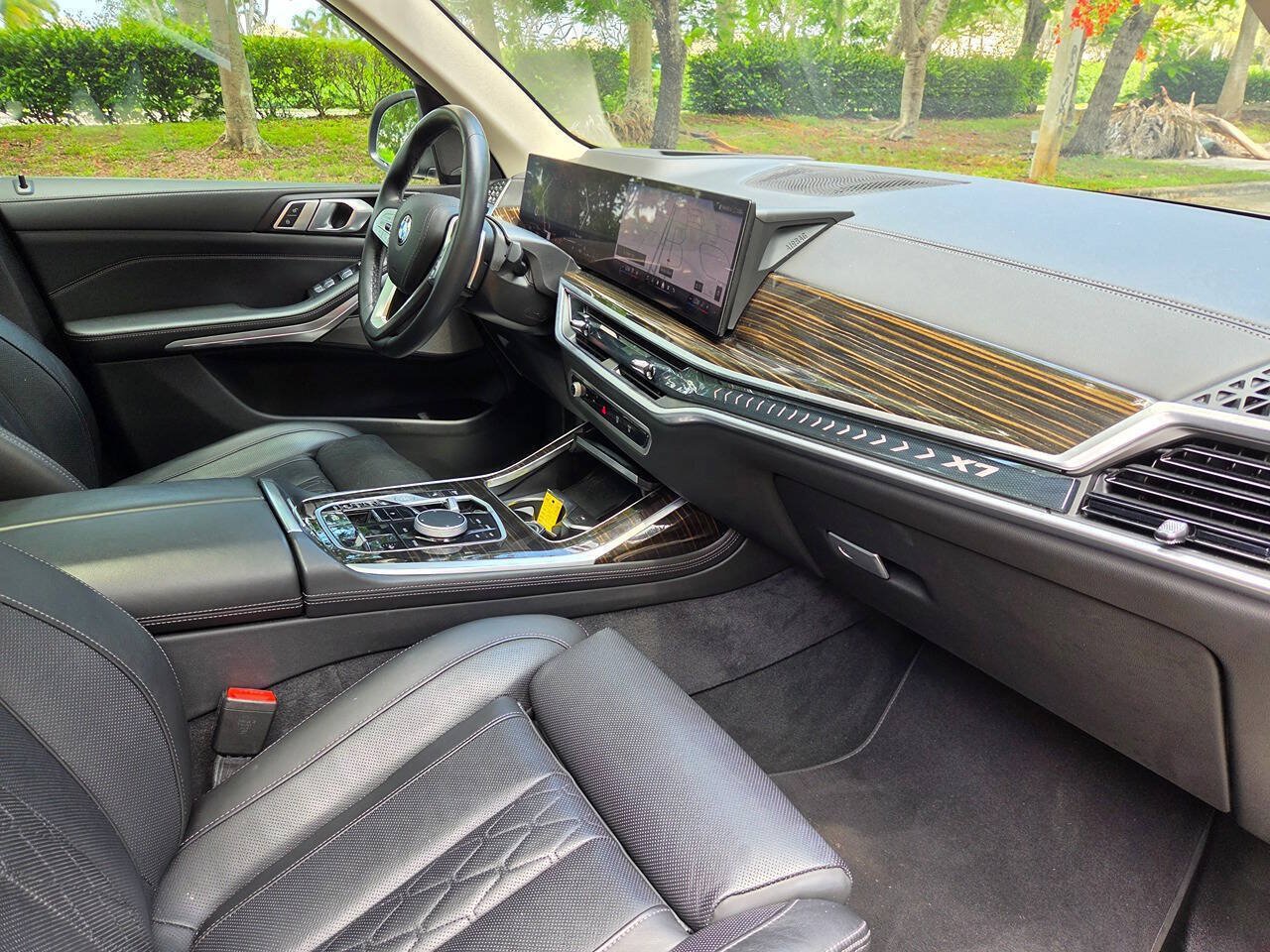 Used 2025 BMW X7 xDrive40i AWD/4WD image 9