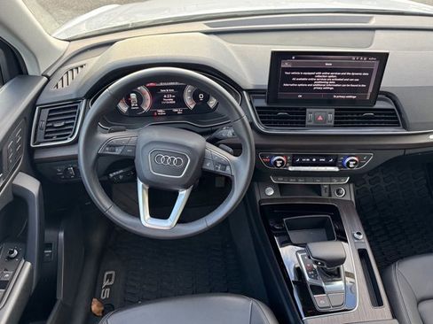 Certified 2025 Audi Q5 2.0T Premium w/ Convenience Plus Package image 12