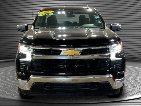 Used 2023 Chevrolet Silverado 1500 LT AWD/4WD image 2