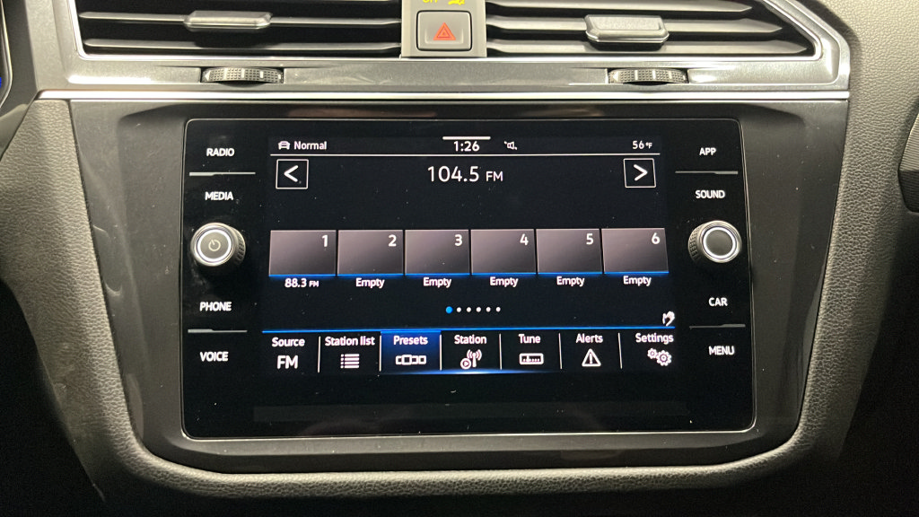 Used 2022 Volkswagen Tiguan SE AWD/4WD image 14